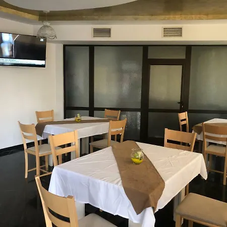 Pletena Guest House 게스트하우스 *